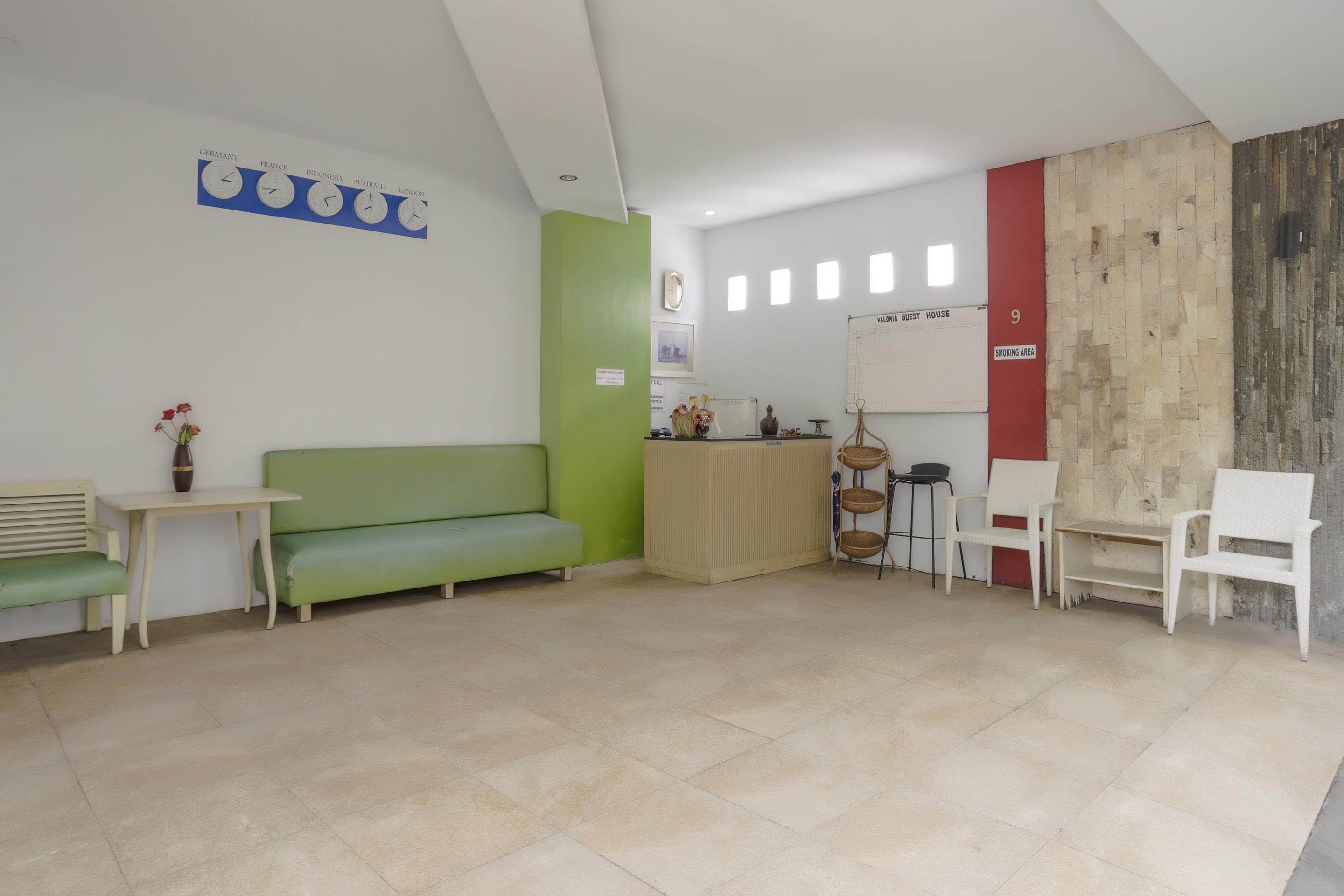 Oyo 3852 Valomia Guest House Ντενπασάρ Εξωτερικό φωτογραφία